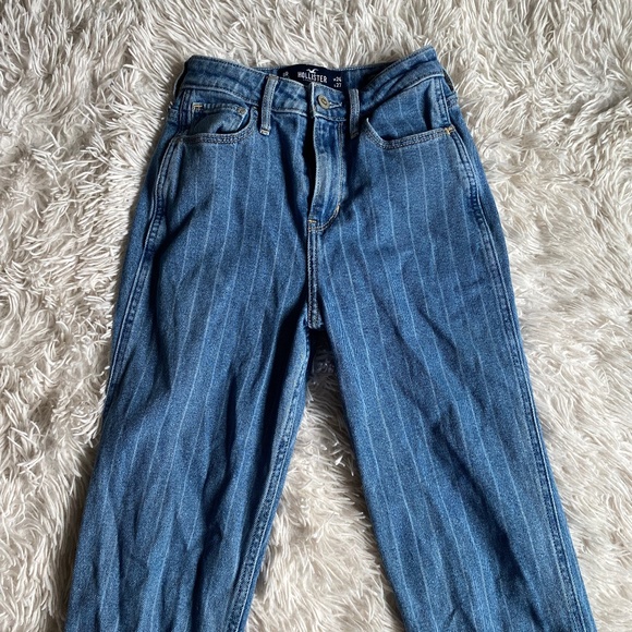 Striped Hollister Mom Jean - Size 0 (24/27)  US - Picture 1 of 3